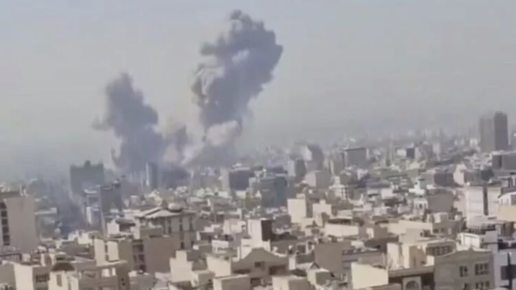 Обстрел Тегерана сегодня. Фото: соцсети