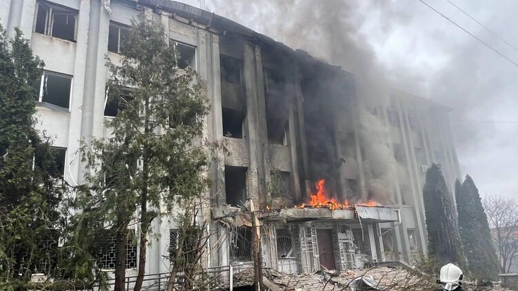 Сумской ТЦК после прилета беспилотника