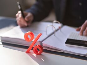 Нацбанк прогнозирует рост цены топлива в Украине на 16%. Поэтому не стал снижать свою ставку