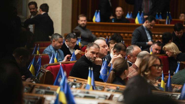 Верховная Рада продолжает 