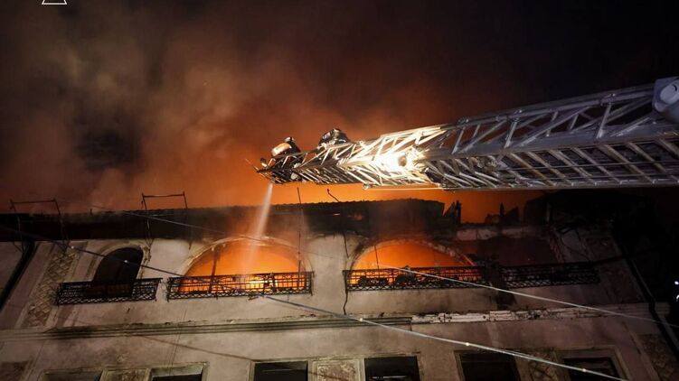 Пожежа у Харкові після удару