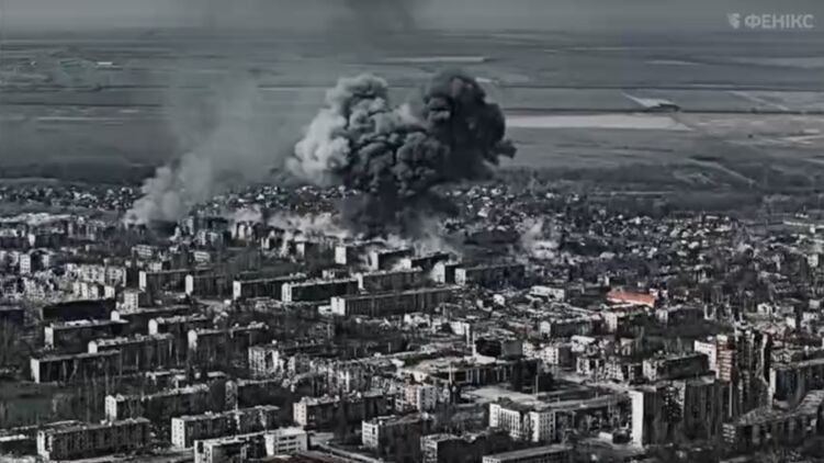 Удар авиабомбы по Константиновке