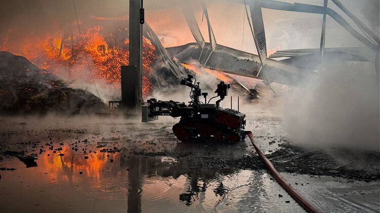 Наслідки обстрілу Чернігівщини. Фото: ДСНС