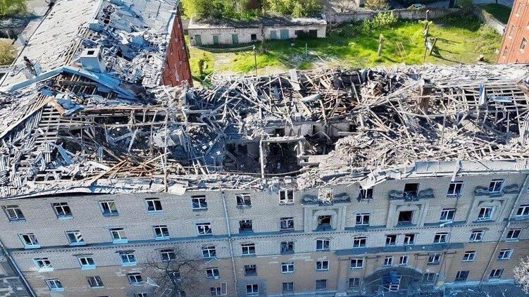 Общежитие в Днепре после ракетного удара