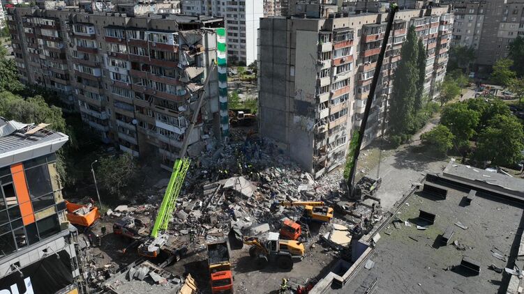 Зруйнований будинок на Харківській у Києві