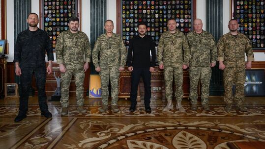 Почему Зеленский "сдал" Сырского и назначил Драпатого, новые удары по Wildberries и морским портам. Итоги 