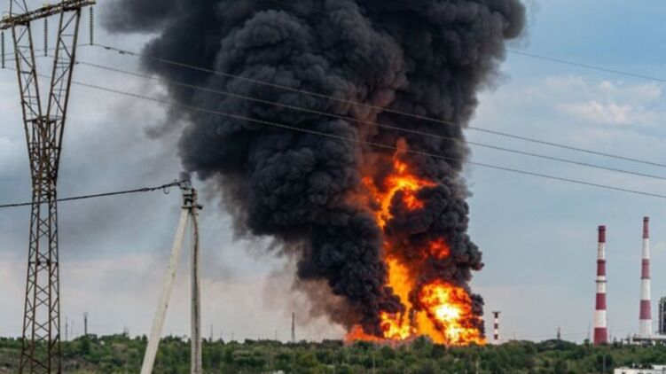 Один из ударов ВСУ по российскому НПЗ. Фото: из открытых источников