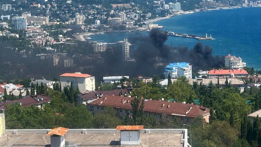 Ход боев в Харьковской области, поможет ли власть бизнесу после ударов РФ, падающие рейтинги Зеленского. Итоги