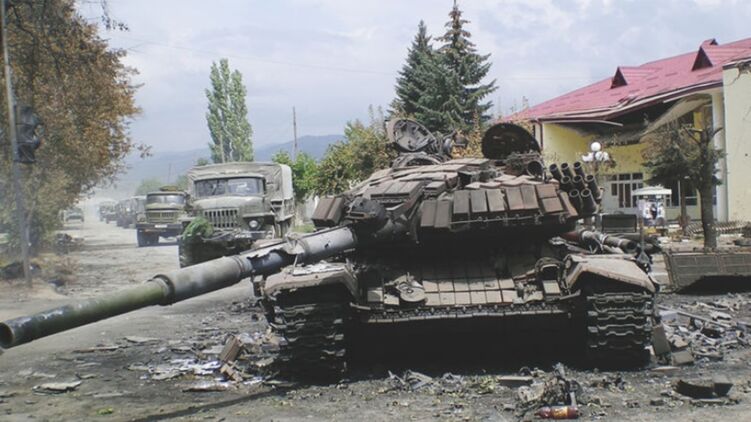 Военная техника в Цхинвале а августе 2008 года