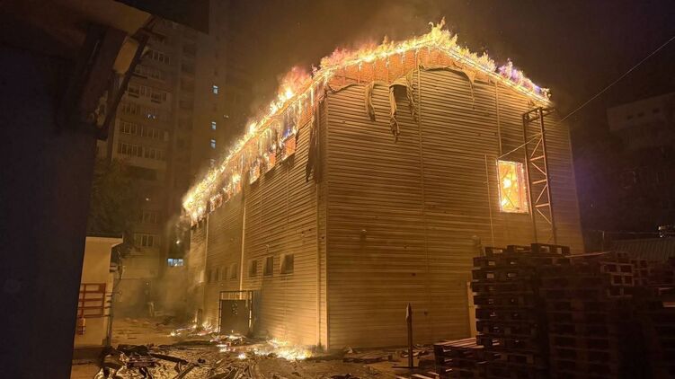 Київ зазнав масованої ракетної атаки. Фото: ДСНС