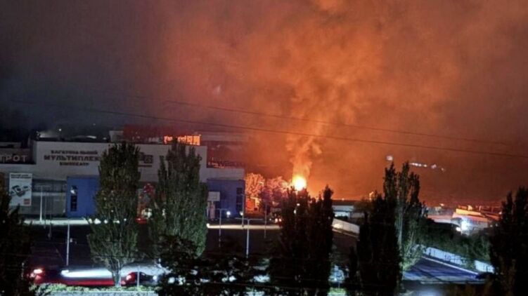 Наслідки удару по ТРЦ у Дніпрі
