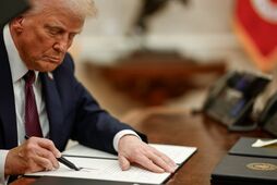 Трамп подписал закон об "адских санкциях" против России