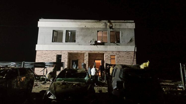 Наслідки обстрілу на Київщині. Фото: ДСНС