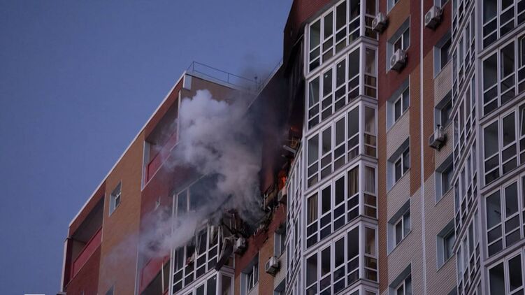 Удар по дому на Осокорках у Южного моста