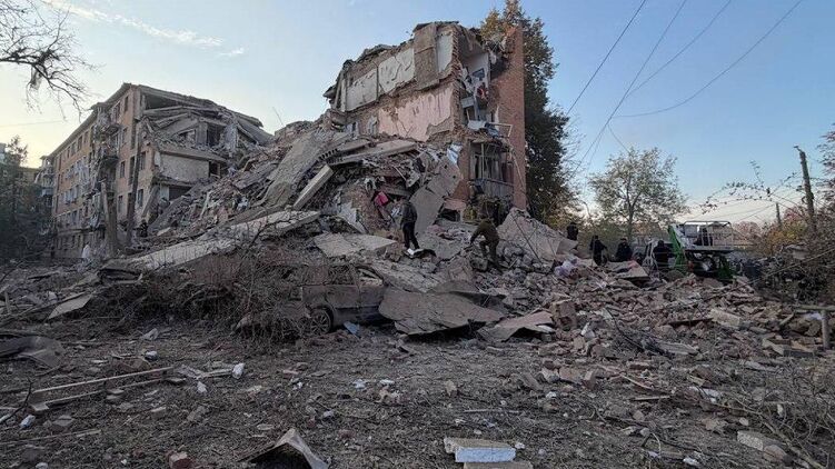 Будинок у Прилуках після ракетного удару