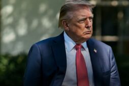 Трамп закликав до відставки Зеленського. Що сталося і що буде далі