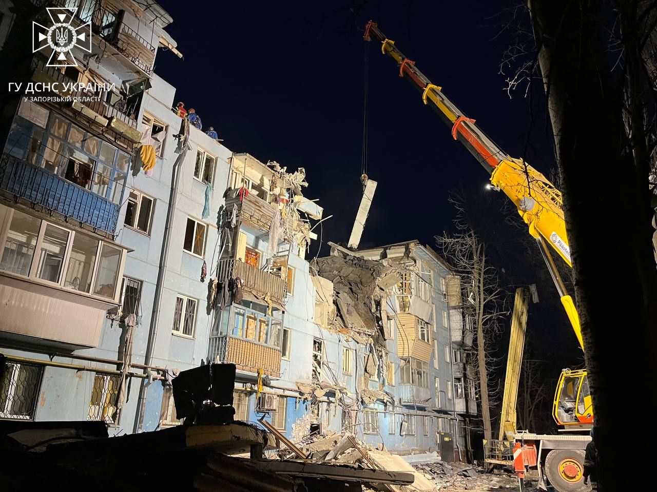 Наслідки удару росіян по дому у Запоріжжі