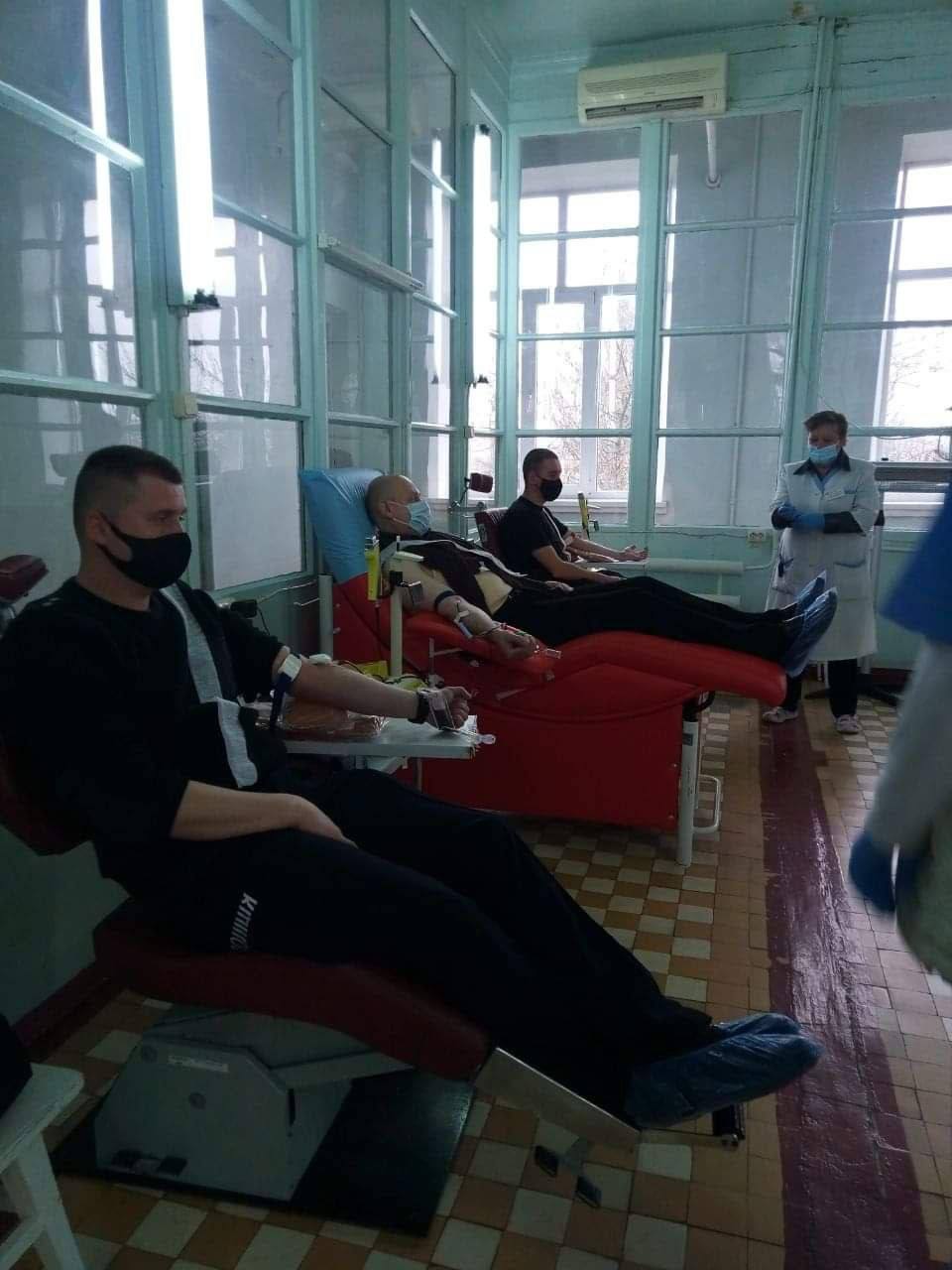 очереди для сдачи крови в Херсоне