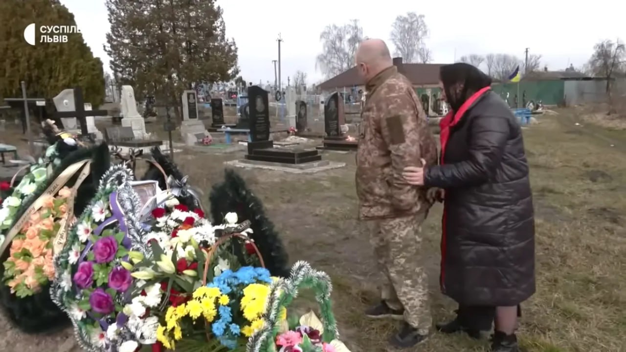 могила, где похоронен курсант