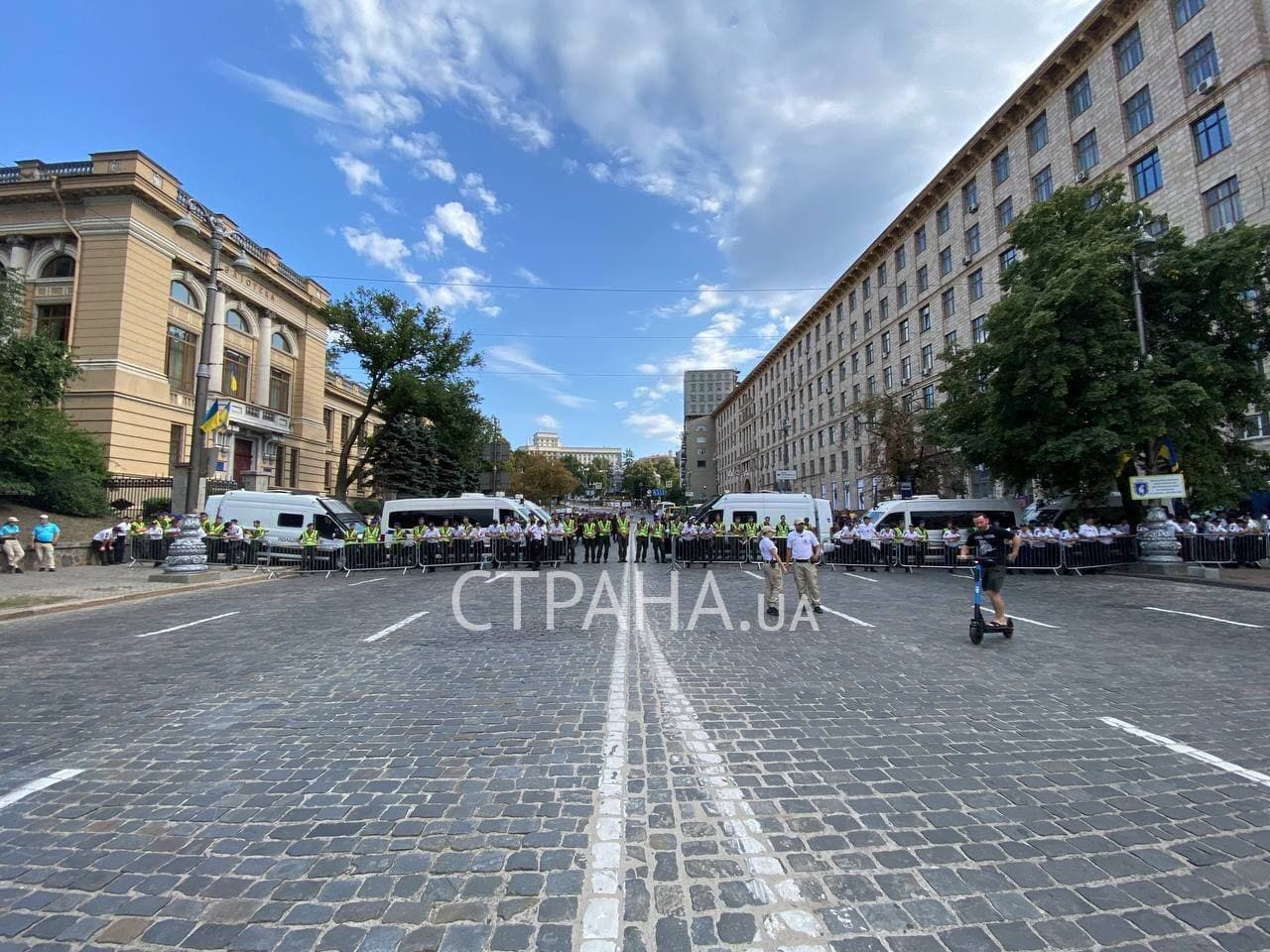 Фото "Страны" с места событий