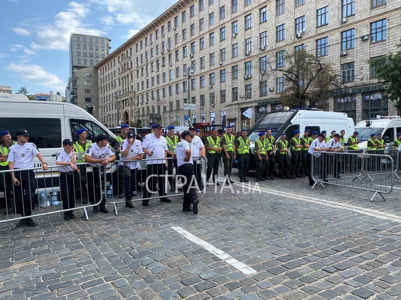 Фото "Страны" с места событий