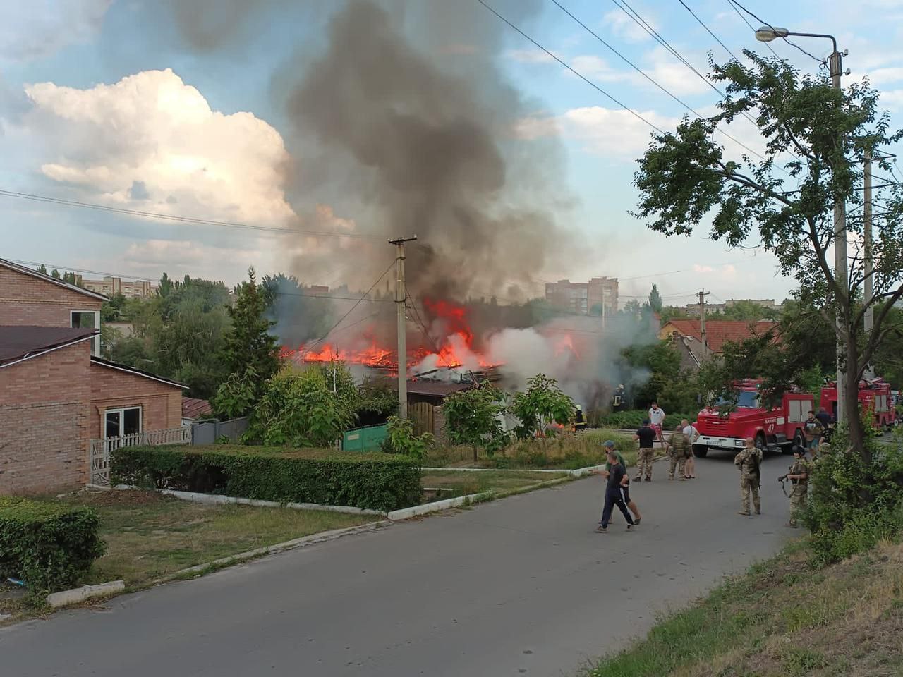 В Бахмуте пожары после обстрелов