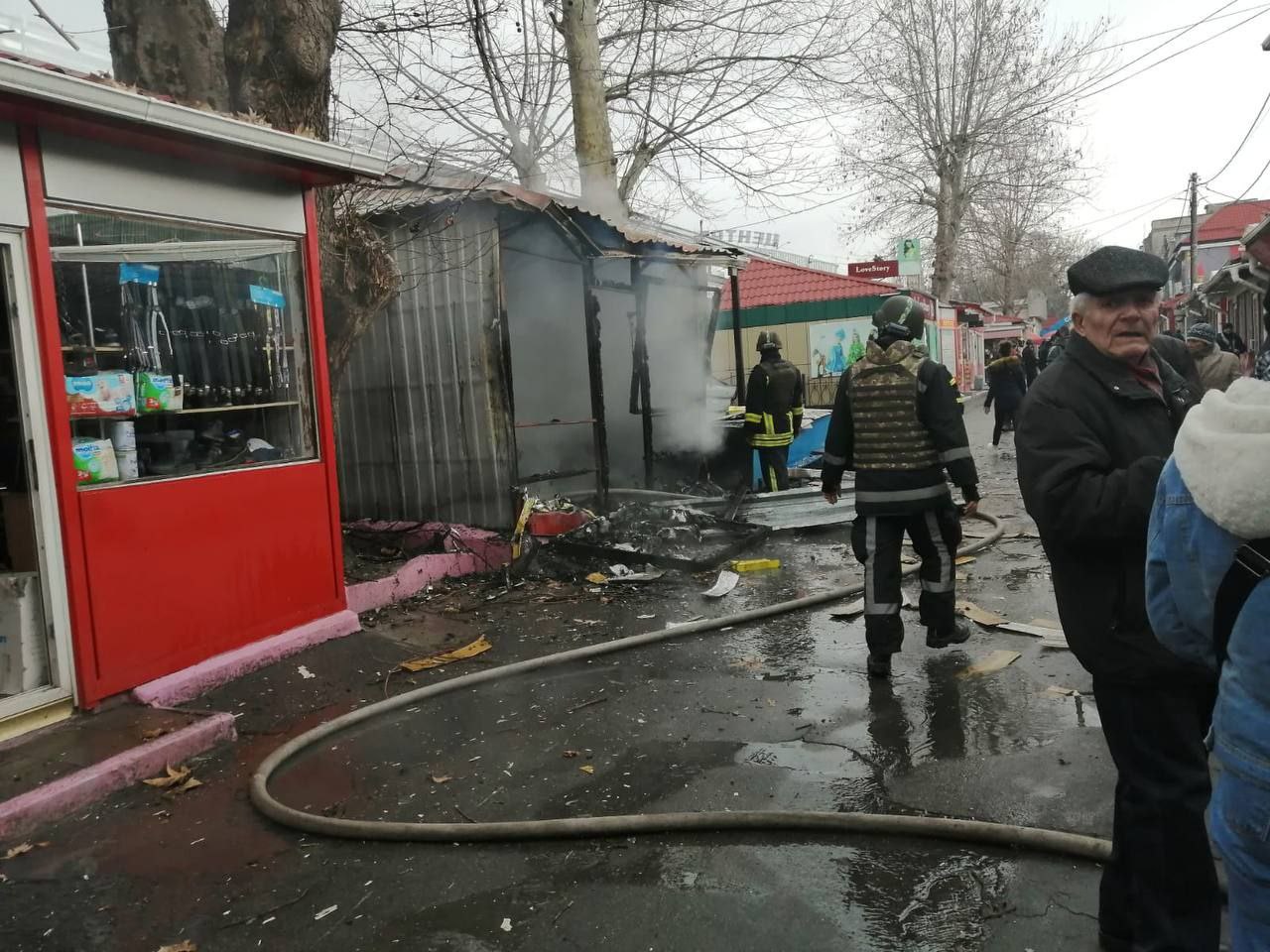 В Херсоне загорелись авто