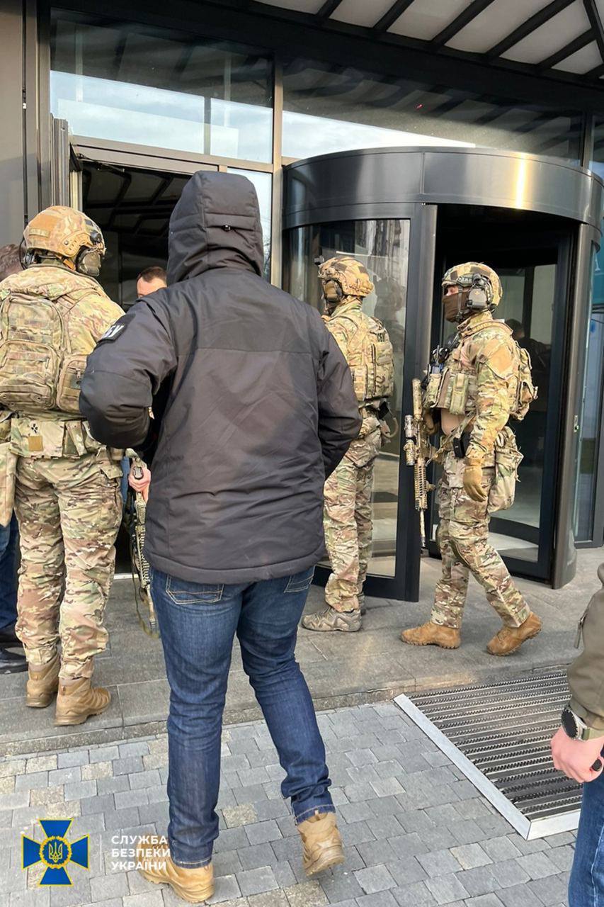 СБУ провела перевірки в IBOX Банку