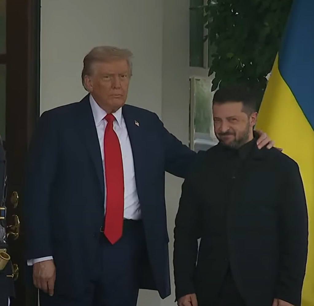 Президенты Украины и США не стали отвечать на вопросы журналистов и удалились на переговоры в Овальный кабинет