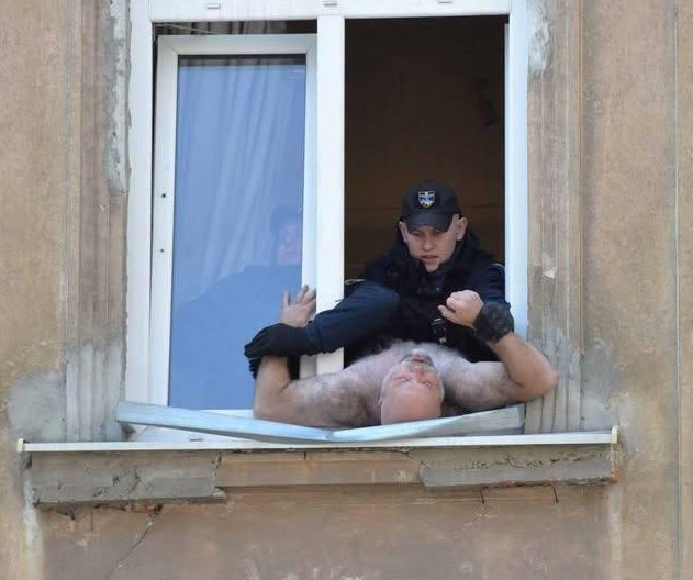 Фото затримання голого чоловіка у Львові. Джерело &ndash; Телеграм