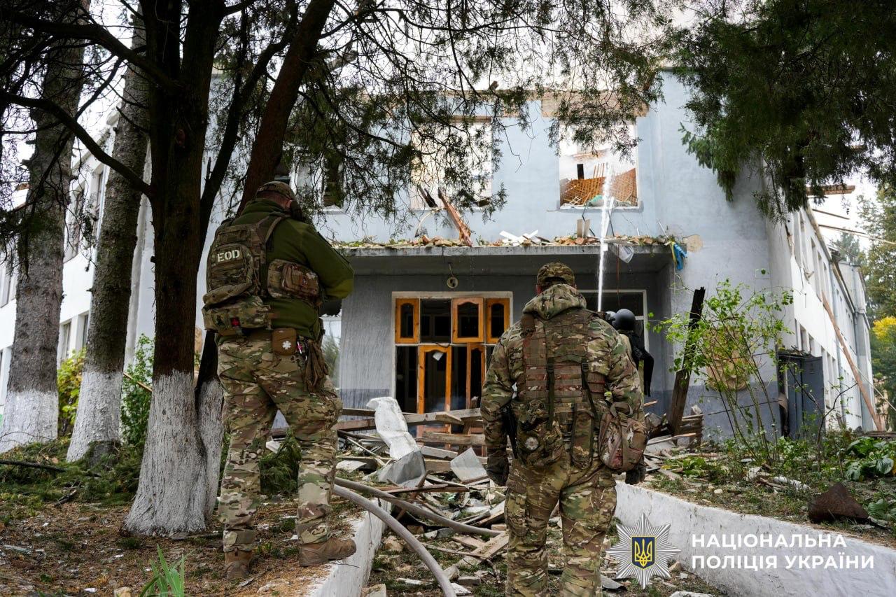 Фото школы в Ровно после удара дрона. Источник &ndash; Полиция