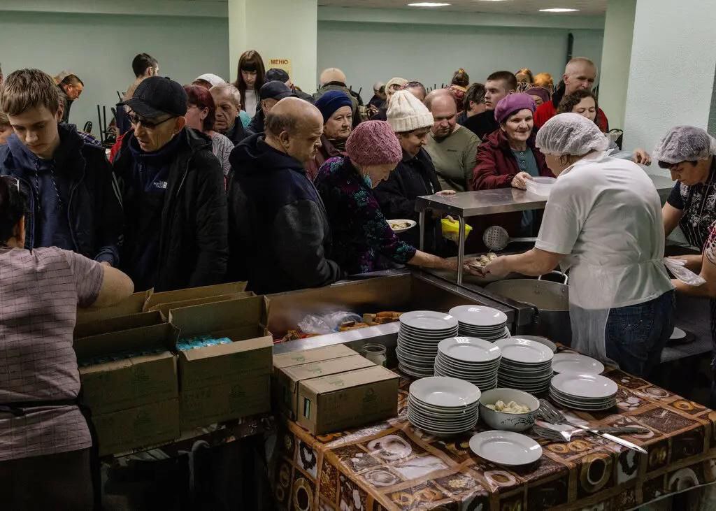 Фото громадського харчування пункту. Джерело - nytime.com