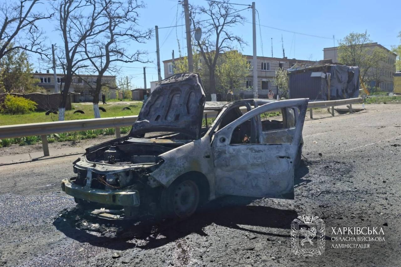 Фото (3) последствий ракетного удара по Мерефе. Источник &ndash; Харьковская ОВА