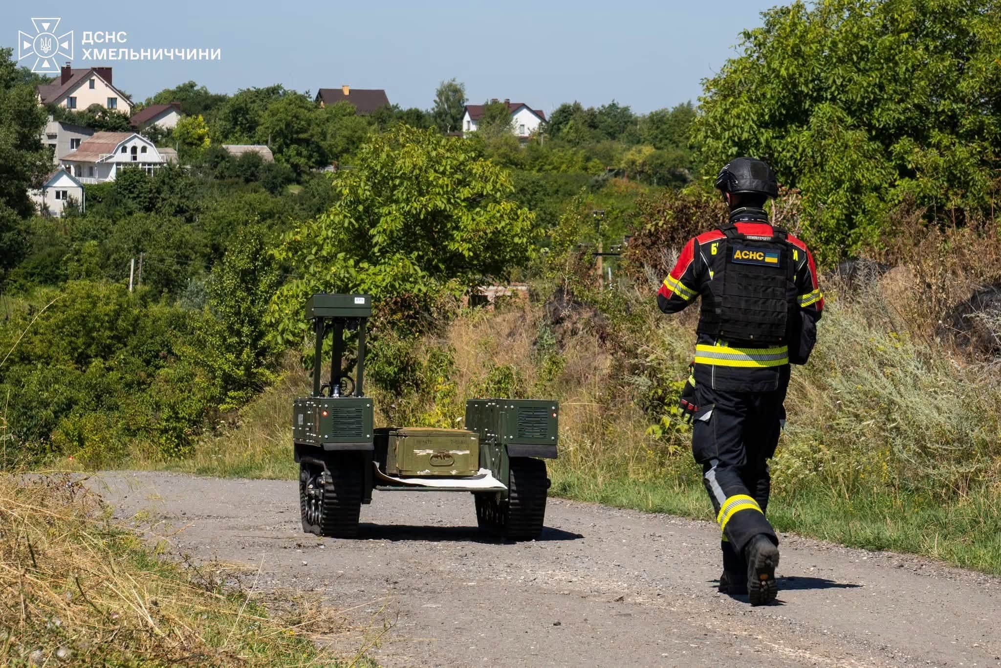 Фото ліквідації наслідків вибуху боєприпасів у Хмельницькому. Джерело &ndash; ДСНС