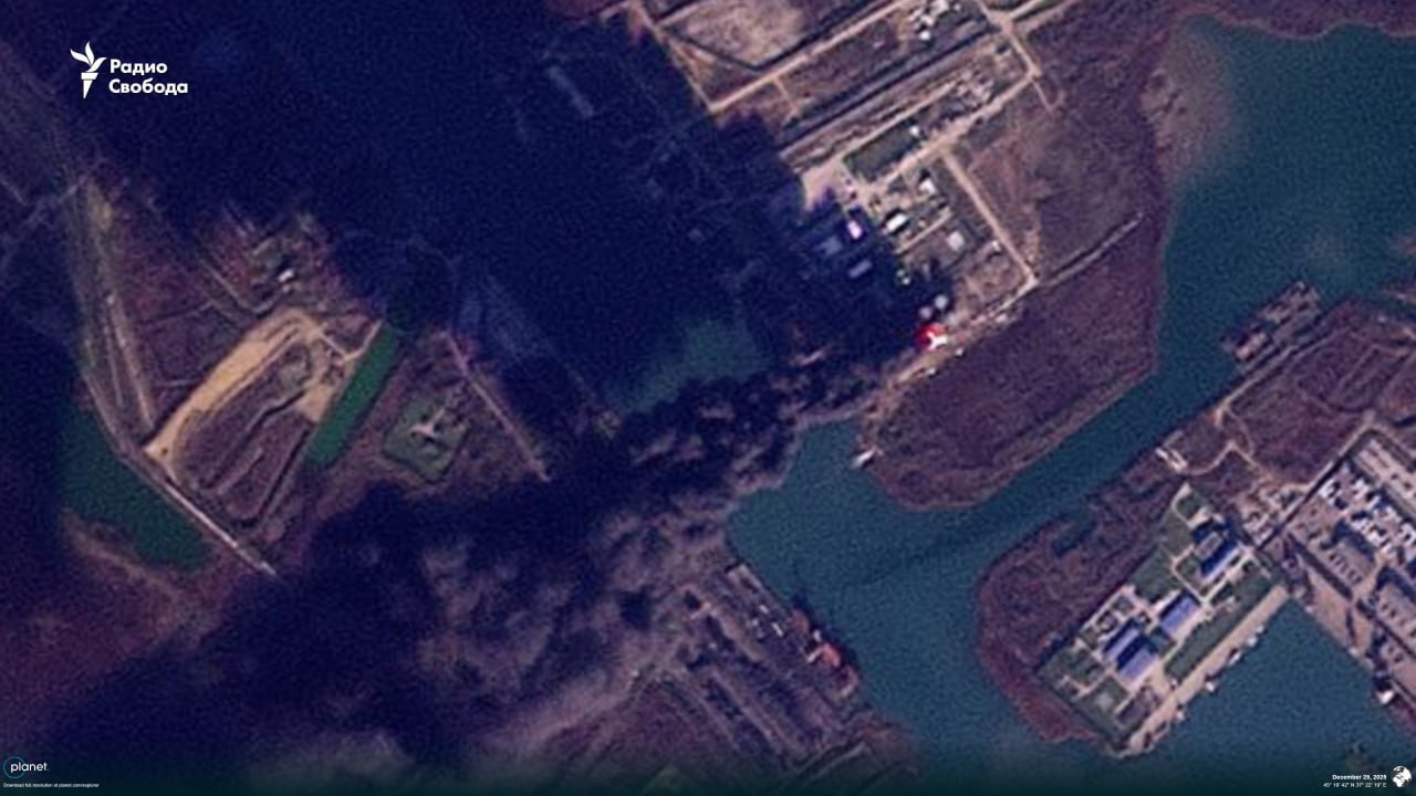 Супутникова фотографія пожежі в порту Темрюк Краснодарського краю РФ. Джерело - Радіо Свобода